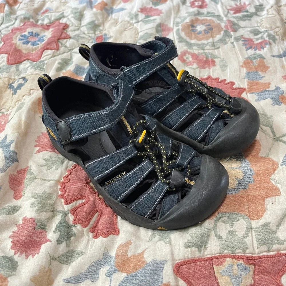 Keen Newport H2 Water Shoes navy blue Sandals Sport Youth Size 3 Hiking‎ Beach